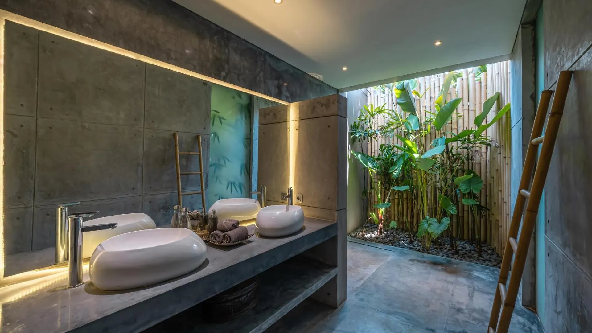 Villa Kala - Luxury Designer Villa In Amazing Location Berawa Canggu